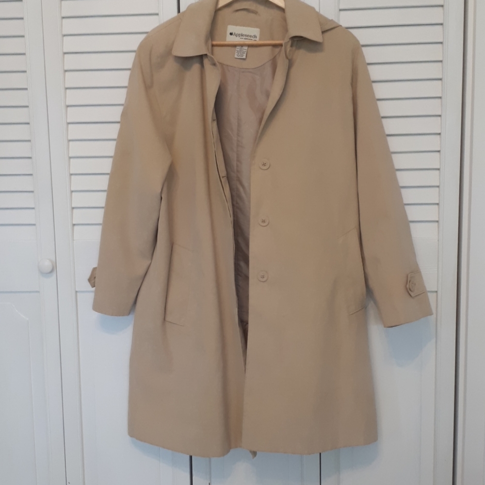 Appleseed's jacket with hood.  Size M.